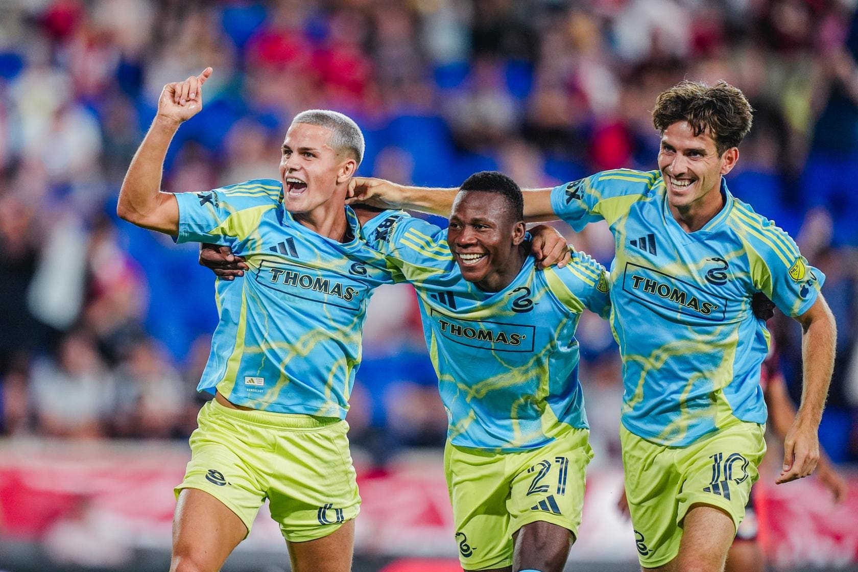 Union dominate Red Bull, extend unbeaten streak